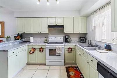 211 Dawn Court, Kissimmee, FL 34743 - Photo 9