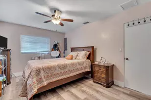 7684 Oakhurst Rd, Seminole, FL 33776 - Photo 17