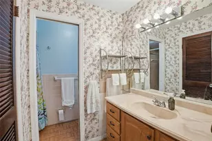 7002 Crestlake Dr, Orlando, FL 32819 - Photo 9