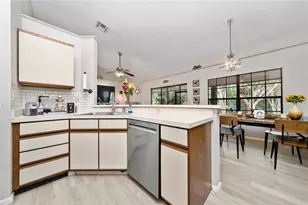 2425 Pewter Ct, Orlando, FL 32837 - Photo 7