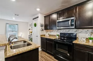 105 Lily Ln, Poinciana, FL 34759 - Photo 7