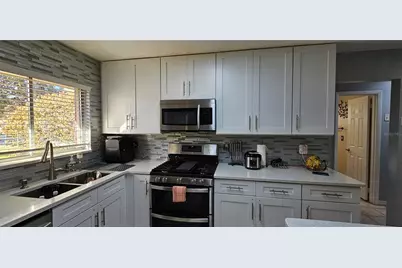 10123 Fairtree Lane, Orlando, FL 32821 - Photo 13