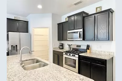 6049 Broad Oak Drive, Davenport, FL 33837 - Photo 9