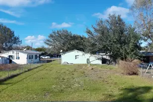 42 Princeton Ave, Frostproof, FL 33843 - Photo 3