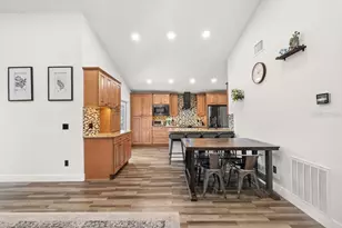 4021 Spring Breeze Dr, Orlando, FL 32829 - Photo 13