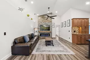 4021 Spring Breeze Dr, Orlando, FL 32829 - Photo 7