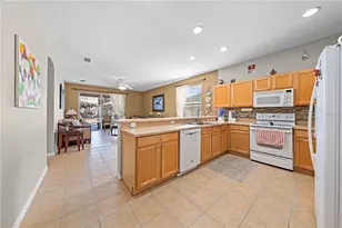 138 Chaucer Ave, Davenport, FL 33896 - Photo 9