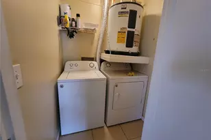 421 Fountainhead Cir, Kissimmee, FL 34741 - Photo 7