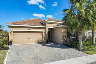 1055 Oak Bluff Dr, Davenport, FL 33837 - Photo 1