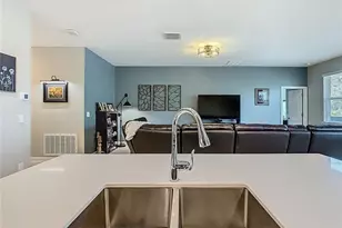 1055 Oak Bluff Dr, Davenport, FL 33837 - Photo 13