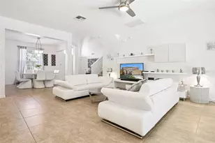 4071 Oak Tree Dr, Davenport, FL 33837 - Photo 5