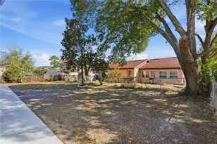 811 E Flag Ln, Kissimmee, FL 34759 - Photo 37