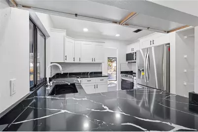 811 E Flag Lane, Kissimmee, FL 34759 - Photo 13