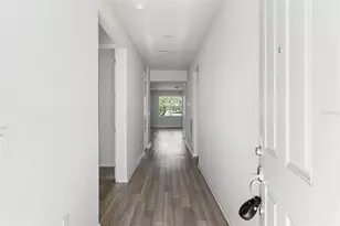 36887 Highland Mdws Ct, Zephyrhills, FL 33542 - Photo 3