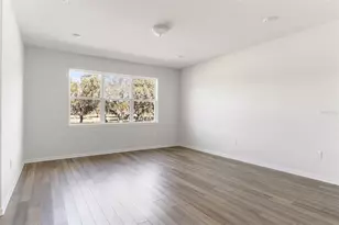 36887 Highland Mdws Ct, Zephyrhills, FL 33542 - Photo 13