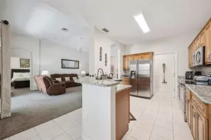 1648 Northampton Dr, Davenport, FL 33897 - Photo 13