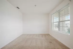 2340 Canyon Oak Dr, Davenport, FL 33837 - Photo 5