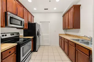 3000 Laurel Park Ln, Kissimmee, FL 34741 - Photo 9