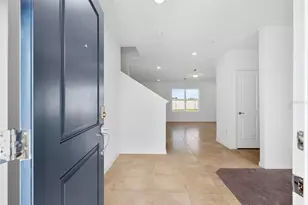 9644 Summers Cay Cir, Thonotosassa, FL 33592 - Photo 7