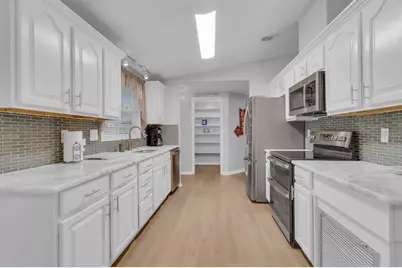 1631 Foxway Drive, Lakeland, FL 33810 - Photo 9