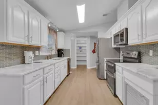 1631 Foxway Dr, Lakeland, FL 33810 - Photo 9