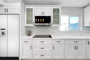 2605 Hawthorne Ln, Kissimmee, FL 34743 - Photo 7