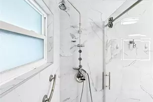 2605 Hawthorne Ln, Kissimmee, FL 34743 - Photo 31