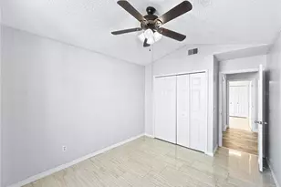 2605 Hawthorne Ln, Kissimmee, FL 34743 - Photo 15