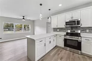 5738 Yucatan Dr, Orlando, FL 32807 - Photo 5