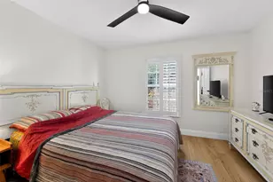 4667 Hamlets Grv Dr, Sarasota, FL 34235 - Photo 15