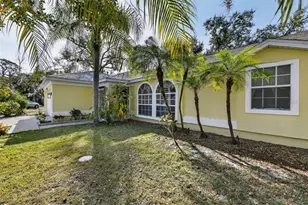 4667 Hamlets Grv Dr, Sarasota, FL 34235 - Photo 1