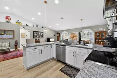 4667 Hamlets Grove Drive, Sarasota, FL 34235 - Photo 13