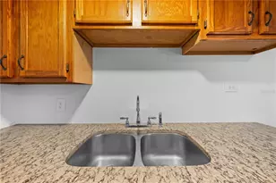 275 N Myrtle Dr, Kenansville, FL 34739 - Photo 9