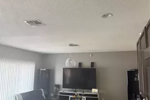 517 Maricopa Dr, Kissimmee, FL 34758 - Photo 5