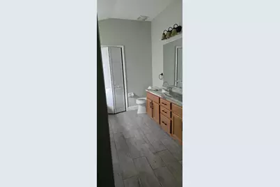 35138 Meadow Reach Drive, Zephyrhills, FL 33541 - Photo 3