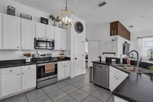 1079 Via Bianca Dr, Davenport, FL 33896 - Photo 13