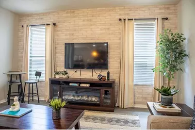 210 Las Fuentes Drive, Kissimmee, FL 34746 - Photo 5