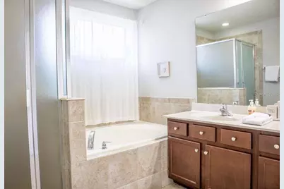 210 Las Fuentes Drive, Kissimmee, FL 34746 - Photo 33