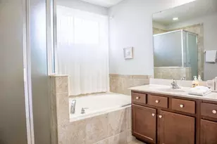 210 Las Fuentes Dr, Kissimmee, FL 34746 - Photo 33