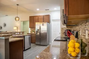 210 Las Fuentes Dr, Kissimmee, FL 34746 - Photo 45