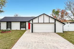 115 Lindenwood Ln, Kissimmee, FL 34743 - Photo 1