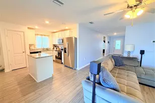 313 Camellia Ct, Poinciana, FL 34759 - Photo 5