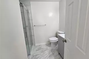 1621 17th St E, Bradenton, FL 34208 - Photo 15