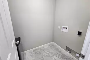 1621 17th St E, Bradenton, FL 34208 - Photo 11