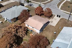 323 W 9th St, Frostproof, FL 33843 - Photo 11