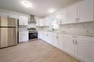 720 Swiss Dr, Lakeland, FL 33810 - Photo 9