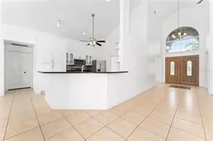 8101 Canyon Lake Cir, Orlando, FL 32835 - Photo 3