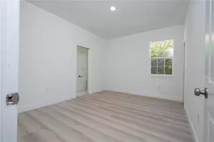 355 Villa Sorrento Cir, Haines City, FL 33844 - Photo 19