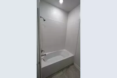 913 Laurel View Way, Groveland, FL 34736 - Photo 13