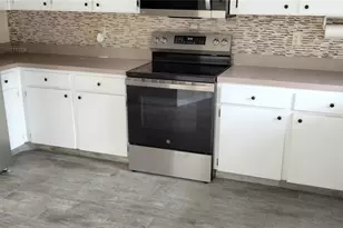 1812 Atrium Dr, Sun City Center, FL 33573 - Photo 13